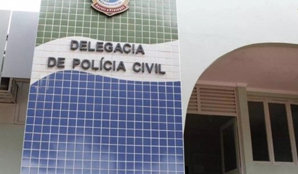 Jovem é assassinado com cinco tiros na frente da namorada