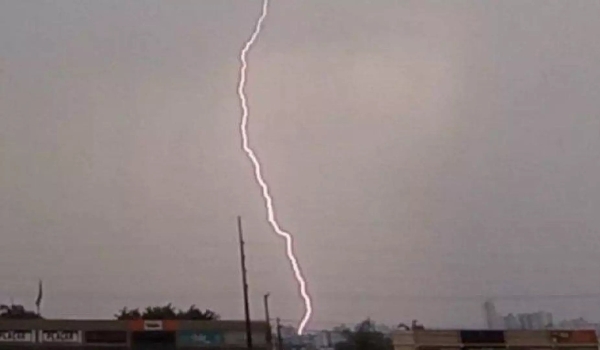 Quase 3 mil raios: Campo Grande bate recorde de descargas elétricas durante temporal
