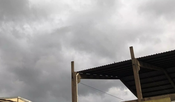 Campo Grande tem rajadas de vento de 56 km/h; meteorologia alerta para forte tempestade