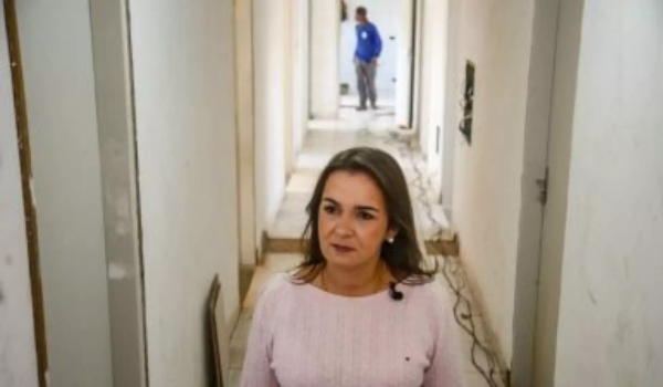 Após dizer que só exonera ‘a pedido', prefeita republica saída do presidente da Funsat