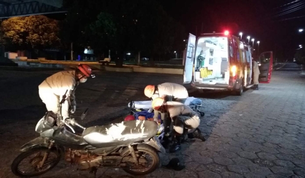 Rapaz de 26 anos é encontrado inconsciente embaixo de motocicleta