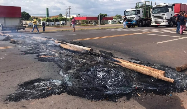 Sindicatos de caminhoneiros e empresas de transporte negam participação em protestos em MS