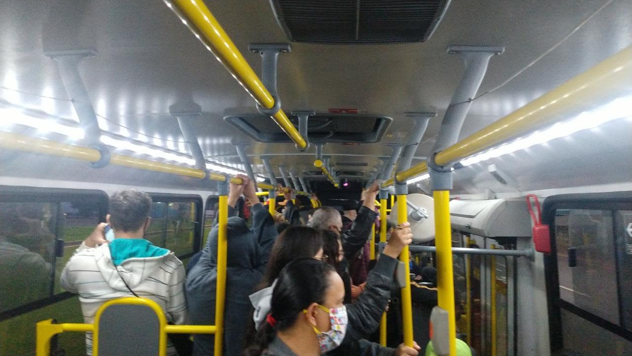 De novo: passageiros voltam a denunciar ônibus lotados em Campo Grande