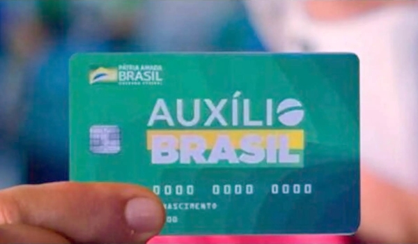 Medida provisória da Câmara dos Deputados torna permanente Auxílio Brasil de R$ 400