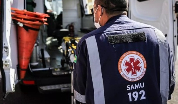 Homem é socorrido em estado grave após levar paulada na cabeça no Jardim Centro Oeste
