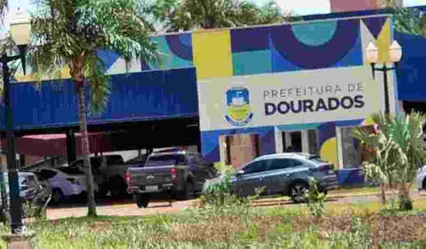 Prefeitura de Dourados notifica contribuintes para quitação de dívidas com IPTU