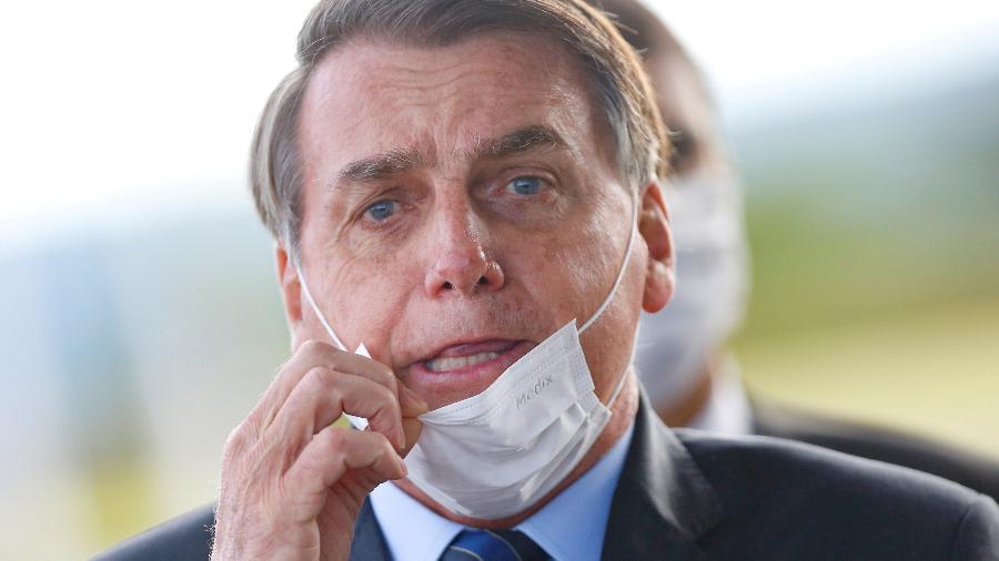 Bolsonaro responsabiliza governadores e prefeitos por combate à covid-19