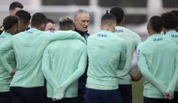 Tite veta registro de imagens em treino da seleção, mas dá pistas sobre formação