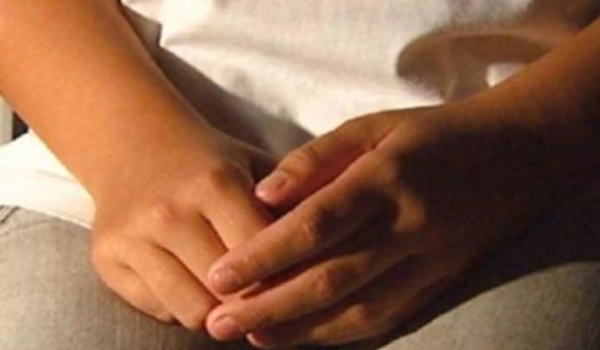 Mãe descobre estupro e gravidez ao levar filha a hospital; suspeito é o padrasto