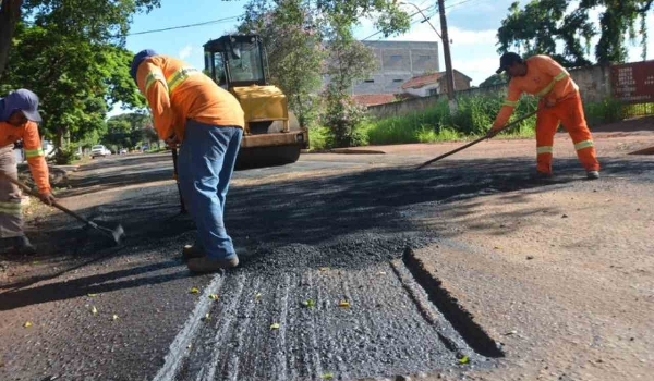 Com investimentos de mais de R$ 8 milhões, Dourados inicia licitação para tapar buracos