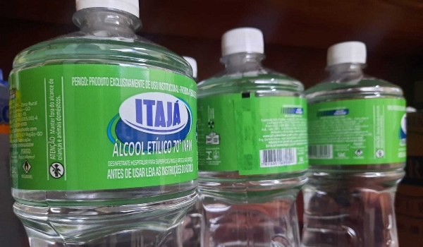 Com avanço da covid, venda de álcool 70% está liberada até fevereiro