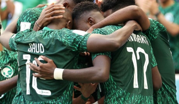 Arábia Saudita e sua torcida abalam Argentina em zebra histórica das Copas