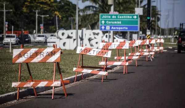 Agetran aumenta número de cavaletes para impedir que manifestantes estacionem no CMO