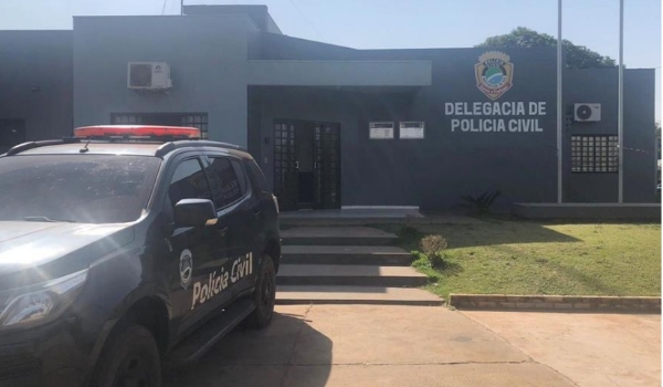 Homem desfere facadas na cabeça de desafeto após briga por mulher