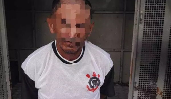 Marido esfaqueia mulher, vai ao hospital fazer visita e acaba preso