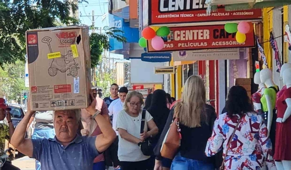 Com comércio 'bombando' no fim de ano, PM dá dicas para evitar crimes de roubos e furtos