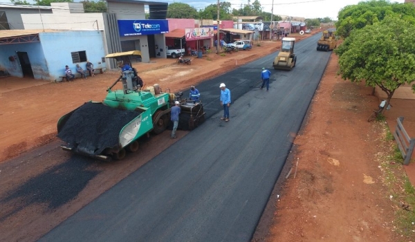 Em Ponta Porã, convênio de R$ 6 milhões com o Governo do Estado leva asfalto ao distrito de Nova Itamarati