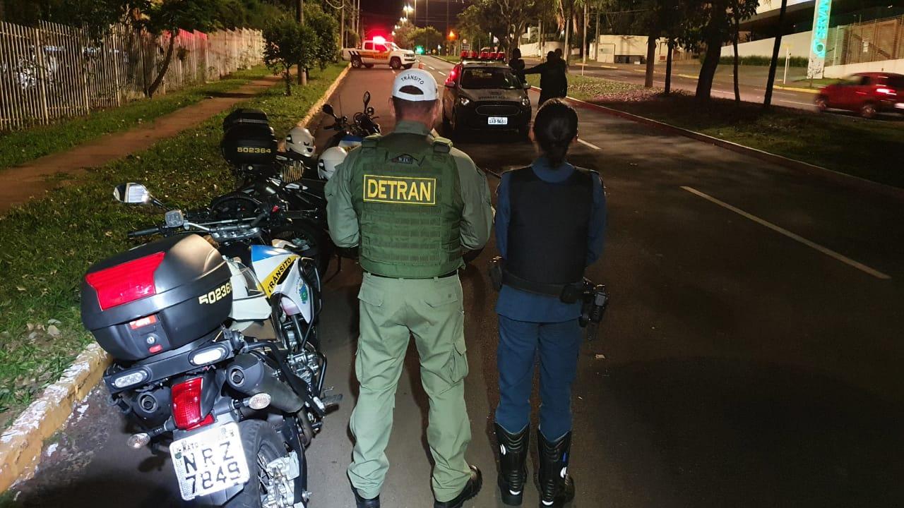 Blitz na Avenida Mato Grosso realiza 150 bafômetros e autua 25 condutores