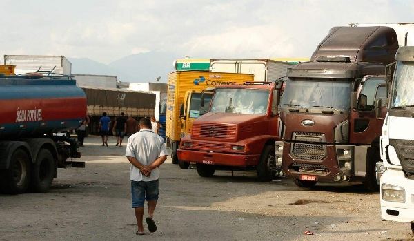 Última parcela dos auxílios Caminhoneiro e Taxista será paga hoje