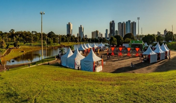 Sarau no Parque promove encontro de gerações entre artistas sul-mato-grossenses