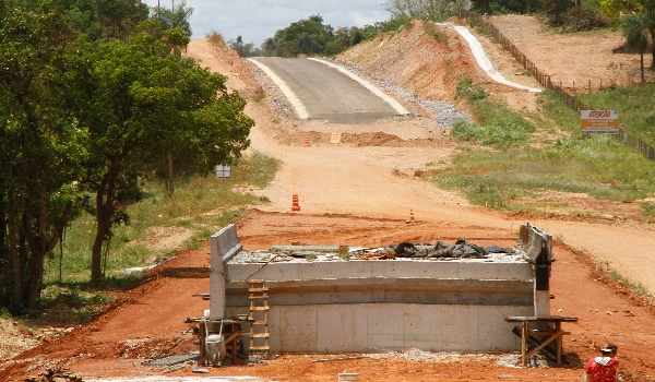 Em pavimentação, ‘Estrada do 21’ tem 11 pontes de concreto concluídas em Bonito