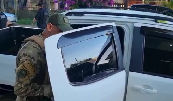 Líder de facção dissidente do Comando Vermelho e procurado por 20 crimes é preso na fronteira