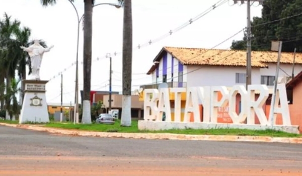 Motorista morre após levar choque enquanto consertava caminhão