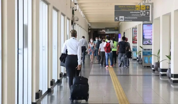 Greve dos aeronautas chega ao 4º dia com voos atrasados em 6 aeroportos