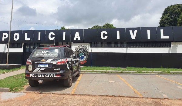 Jovem é esfaqueado pela esposa e tem vísceras expostas