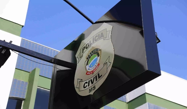 Homem é preso após cavar base de postes e furtar 10 kg de fios de energia