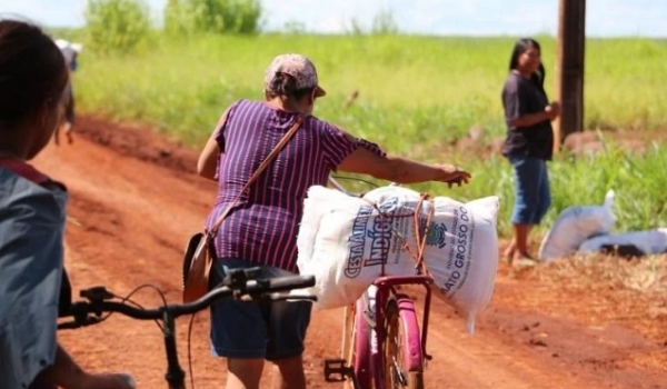 Governo inicia entregas de primeiras cestas alimentares do ano aos indígenas de MS