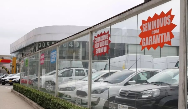 Federação Nacional da Distribuição de Veículos : vendas de veículos crescem 4,8% em 2022
