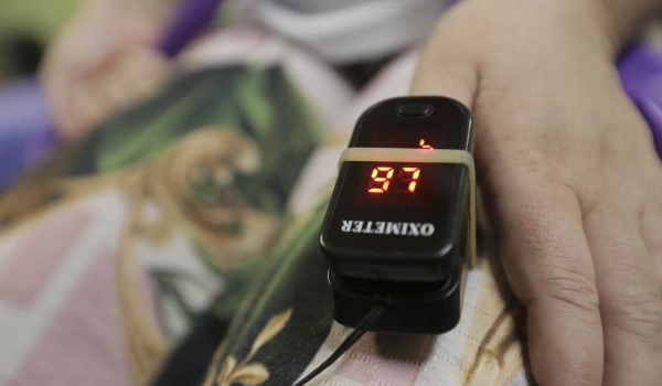 Covid-19: forma grave aumenta risco de problemas cardiovasculares, de saúde mental e incapacidades, diz estudo