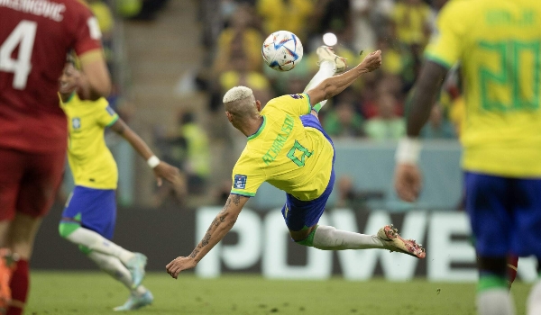 Gol de Richarlison contra a Sérvia concorre ao gol mais bonito de 2022