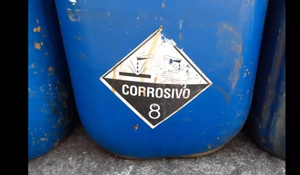 Homem é preso por transportar 900 kg de agrotóxicos ilegais em Maracaju