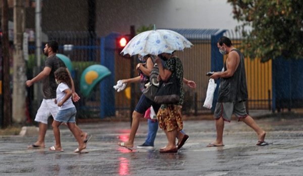 Quarta-feira segue com chuvas intensas em diferentes regiões do Estado
