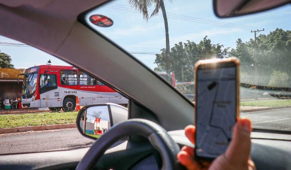 Com paralisação dos ônibus, motoristas de aplicativo esperam lucrar mais