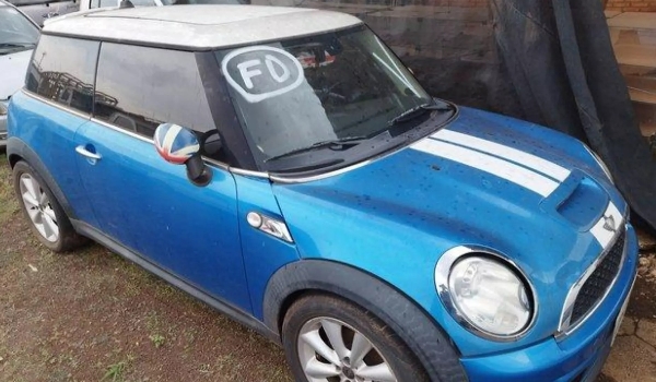 Mini Cooper por R$ 38 mil? Leilão com carros e motos termina nesta quarta-feira