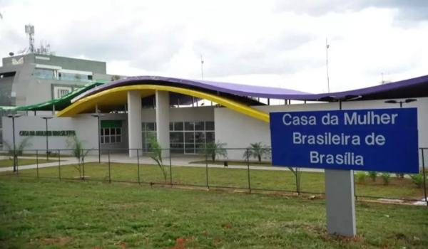 GCM faz buscas, mas não encontra preso algemado que fugiu na Casa da Mulher Brasileira