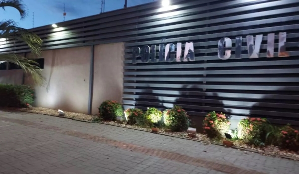 Motociclista fica ferida ao ser atropelada em Bonito; motorista foge