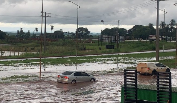 Após alagamento, DNIT diz que faz obras contra problema em rodovia