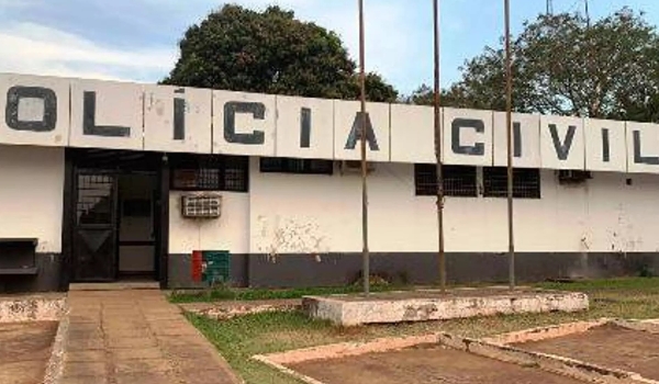 Motorista é sequestrado durante roubo de carro por bandidos e abandonado em estrada vicinal