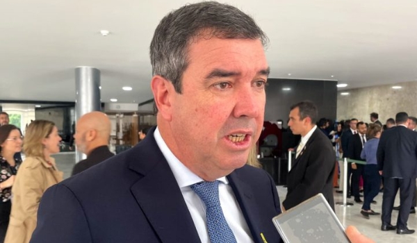 Governo federal abre linha direta para tratar dos grandes projetos para MS, afirma Eduardo Riedel