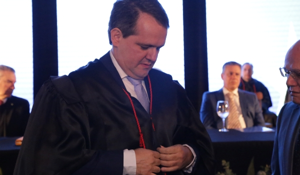 Após regularizar penduricalho, pagamento de verba no MP salta de mil para milhão
