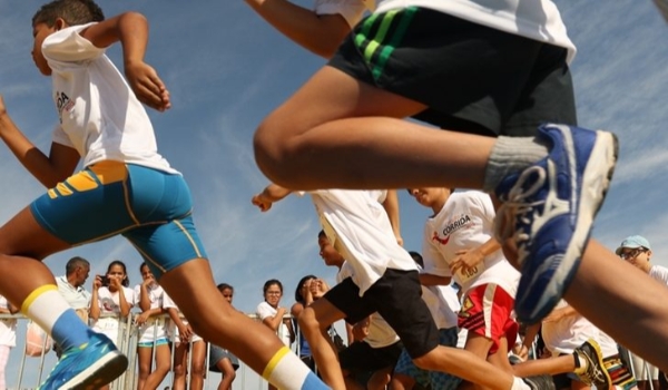 Fundesporte oferece cursos de capacitação sobre treinamento esportivo na escola