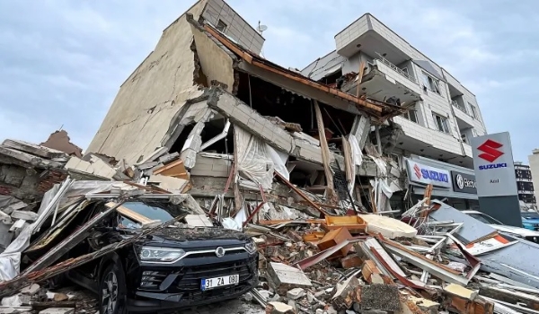 Terremoto de magnitude 7,8 deixa mais de 1.800 mortos na Turquia e na Síria