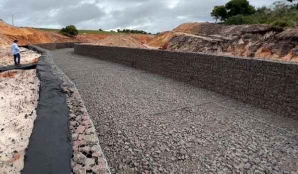 Com controle de erosão, pavimentação da Sul-Fronteira avança entre Coronel Sapucaia e Paranhos