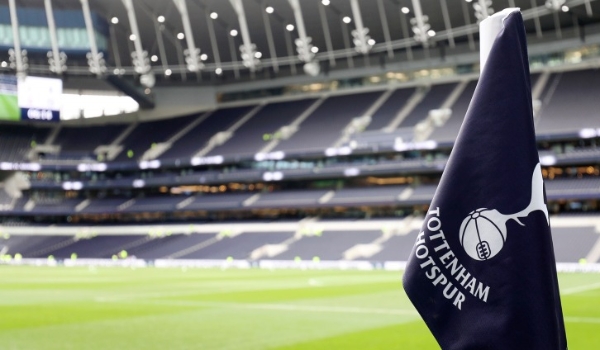 Patrocínio de R$ 300 milhões a clube inglês provoca crise no governo sul-africano