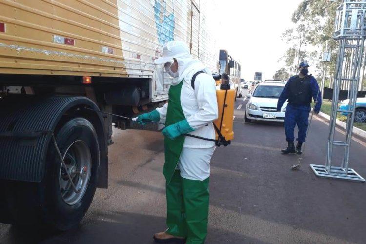 Cidade de MS na fronteira instala barreira sanitária