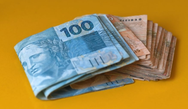 Abono do PIS/Pasep começa a ser pago nesta quarta-feira (15); veja quem recebe